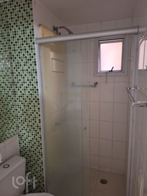 Image 10 - 882846