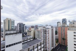 Image 4 - 882847