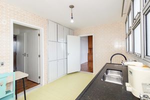 Image 31 - 882847