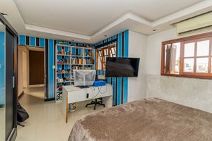 Image 39 - 882874