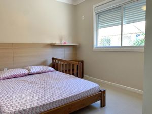 Image 19 - 882876