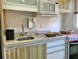 Image 7 - 882876