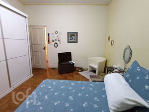 Image 4 - 882877