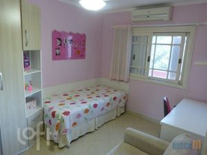 Image 9 - 882887