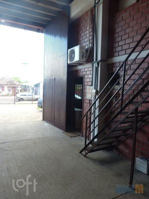 Image 17 - 882887