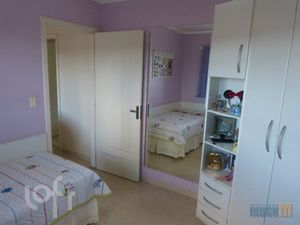 Image 8 - 882887