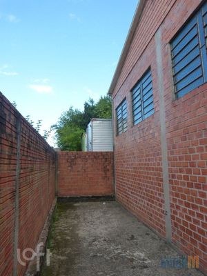 Image 19 - 882887