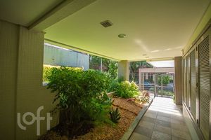 Image 36 - 882888