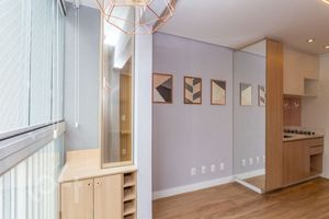 Image 9 - 882898