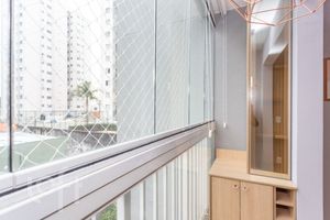 Image 8 - 882898