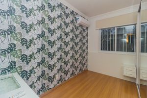 Image 14 - 882900