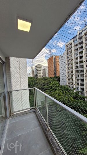 Image 3 - 882906