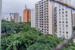 Image 7 - 882906