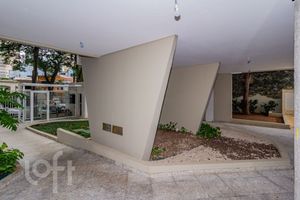 Image 37 - 882906
