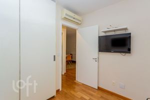 Image 34 - 882907
