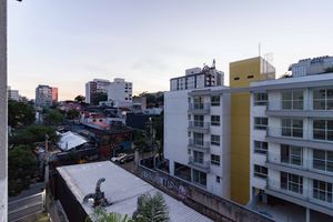 Image 3 - 882912