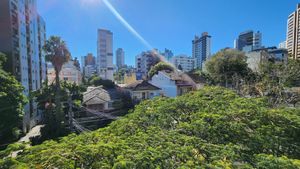 Image 23 - 882917