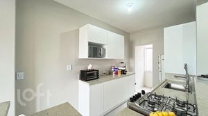 Image 11 - 882922