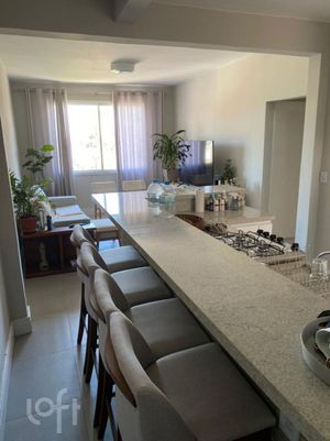 Image 10 - 882922
