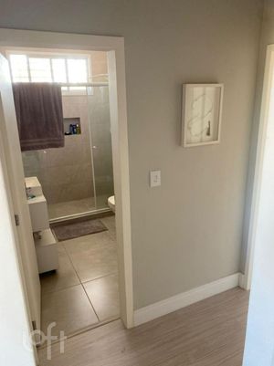 Image 8 - 882922