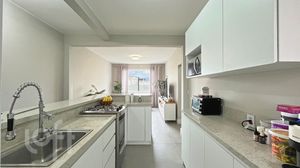 Image 12 - 882922