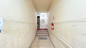 Image 25 - 882922