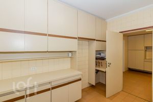 Image 35 - 882925