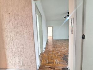 Image 13 - 882927
