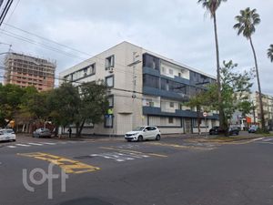 Image 17 - 882927