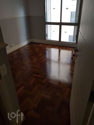 Image 1 - 882928