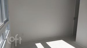 Image 21 - 882929