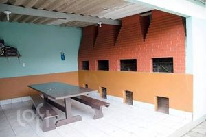 Image 18 - 882930
