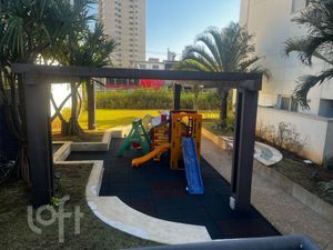 Image 19 - 882937