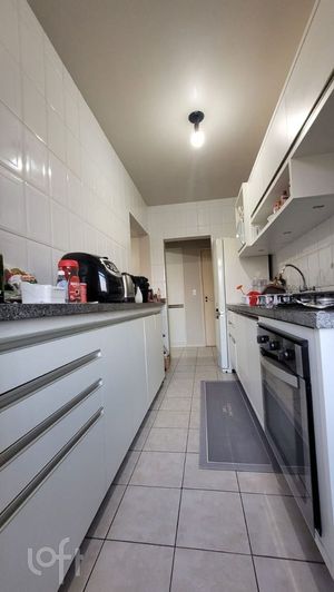 Image 11 - 882948
