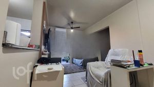 Image 3 - 882948
