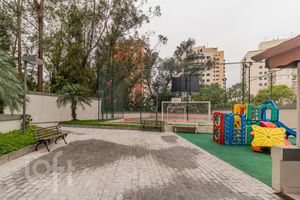Image 31 - 882949