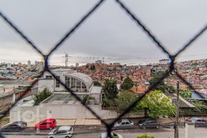Image 17 - 882949