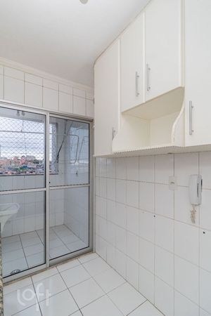 Image 7 - 882949