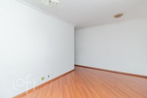 Image 1 - 882949