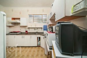 Image 33 - 882951