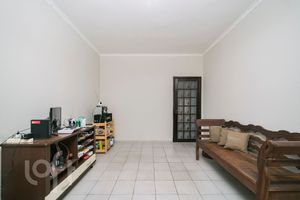 Image 6 - 882951