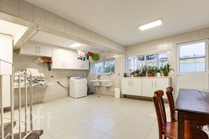 Image 6 - 882964