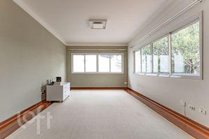 Image 10 - 882964
