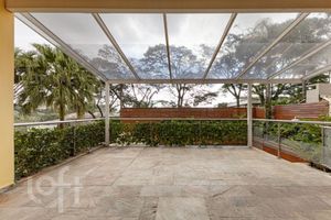 Image 17 - 882964