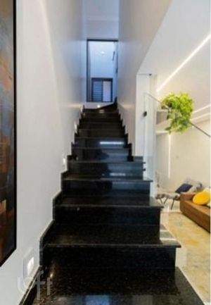Image 5 - 882968