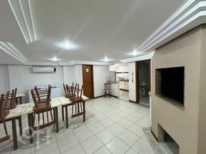 Image 18 - 882970