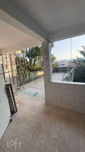 Image 6 - 882976