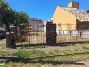 Image 1 - 882980