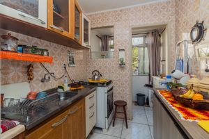 Image 11 - 882981
