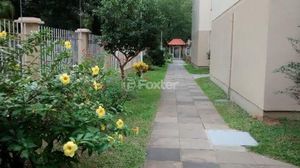 Image 1 - 882981